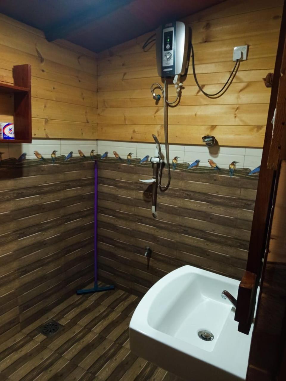 Jungle Face Inn Ела Екстериор снимка