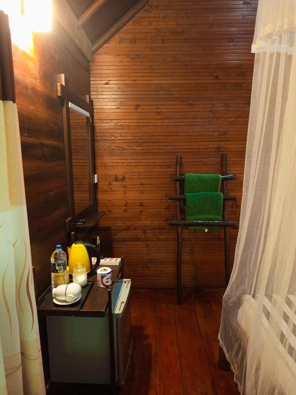 Jungle Face Inn Ела Екстериор снимка